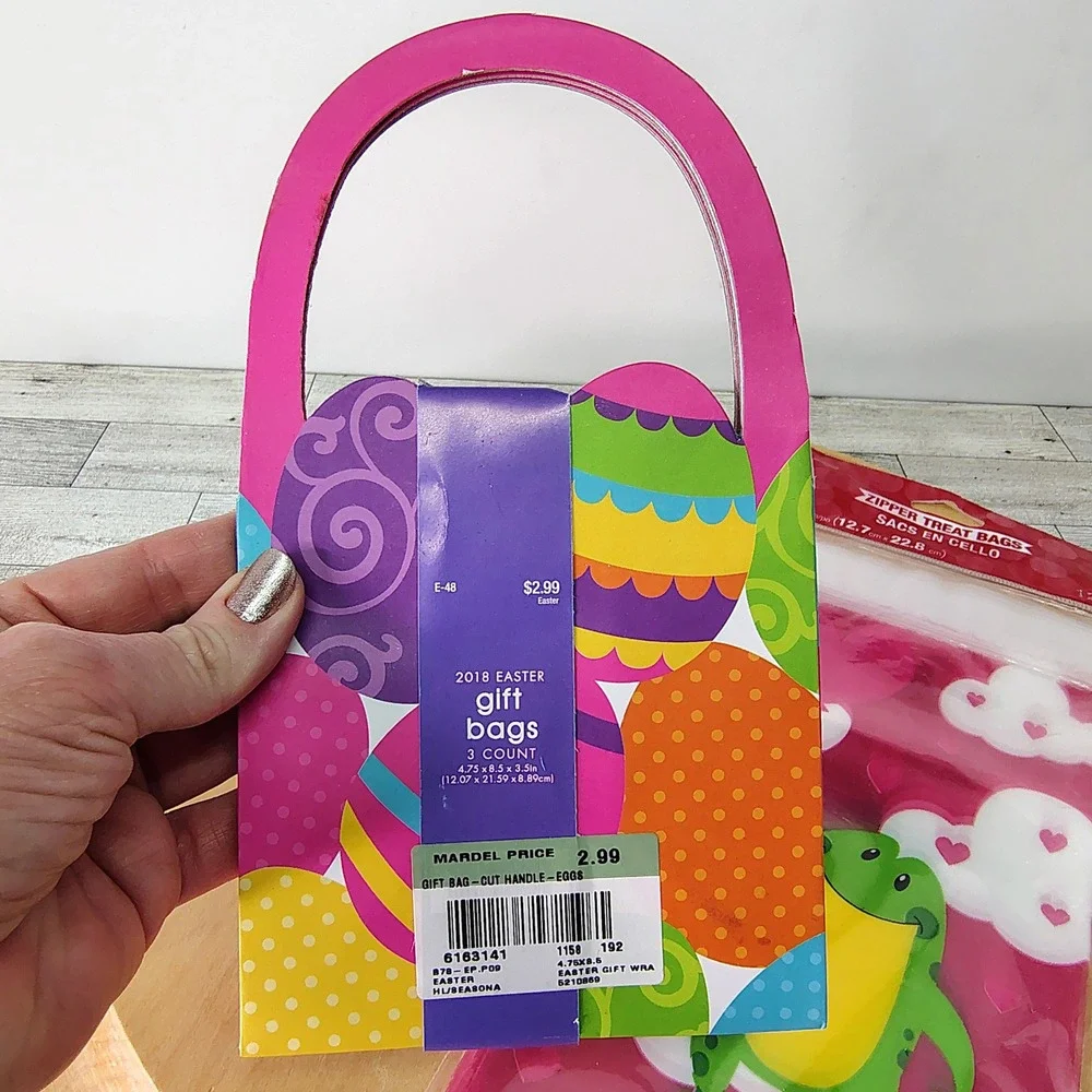 Easter Gift‎ Bags & Treat Bags 2018 Cut Handle Egg Design Party Favors